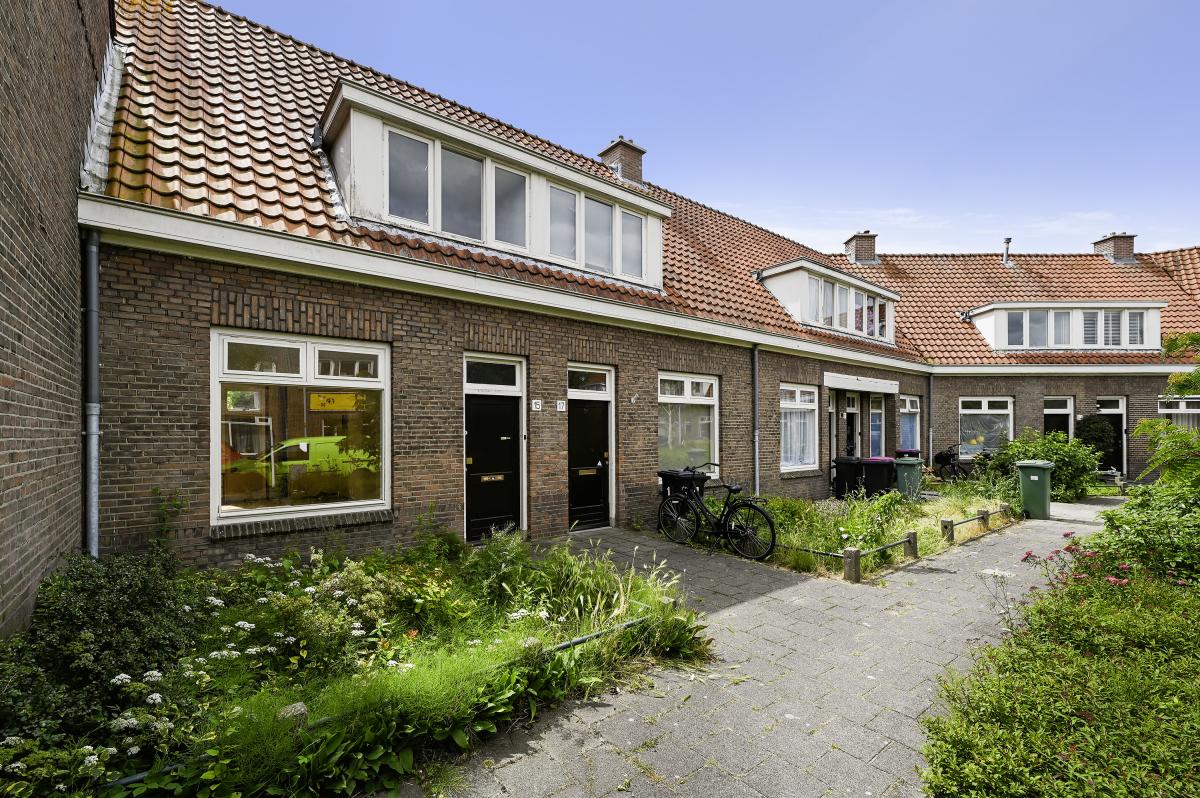 Emmastraat 15