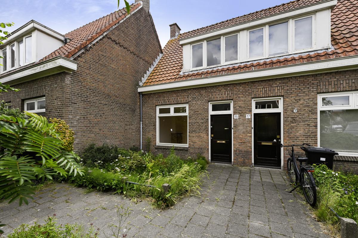 Emmastraat 15